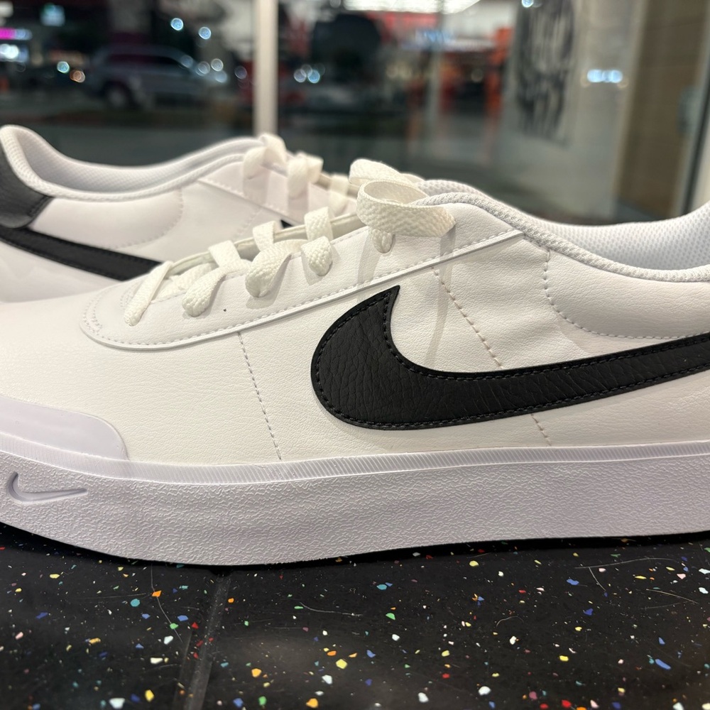 (New & Never Worn) Nike Court Shot White and Black Sneakers (Mens 11)